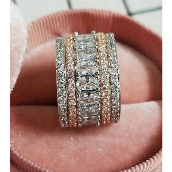 Beautiful Faux Diamond Ring - Picture 5 of 6